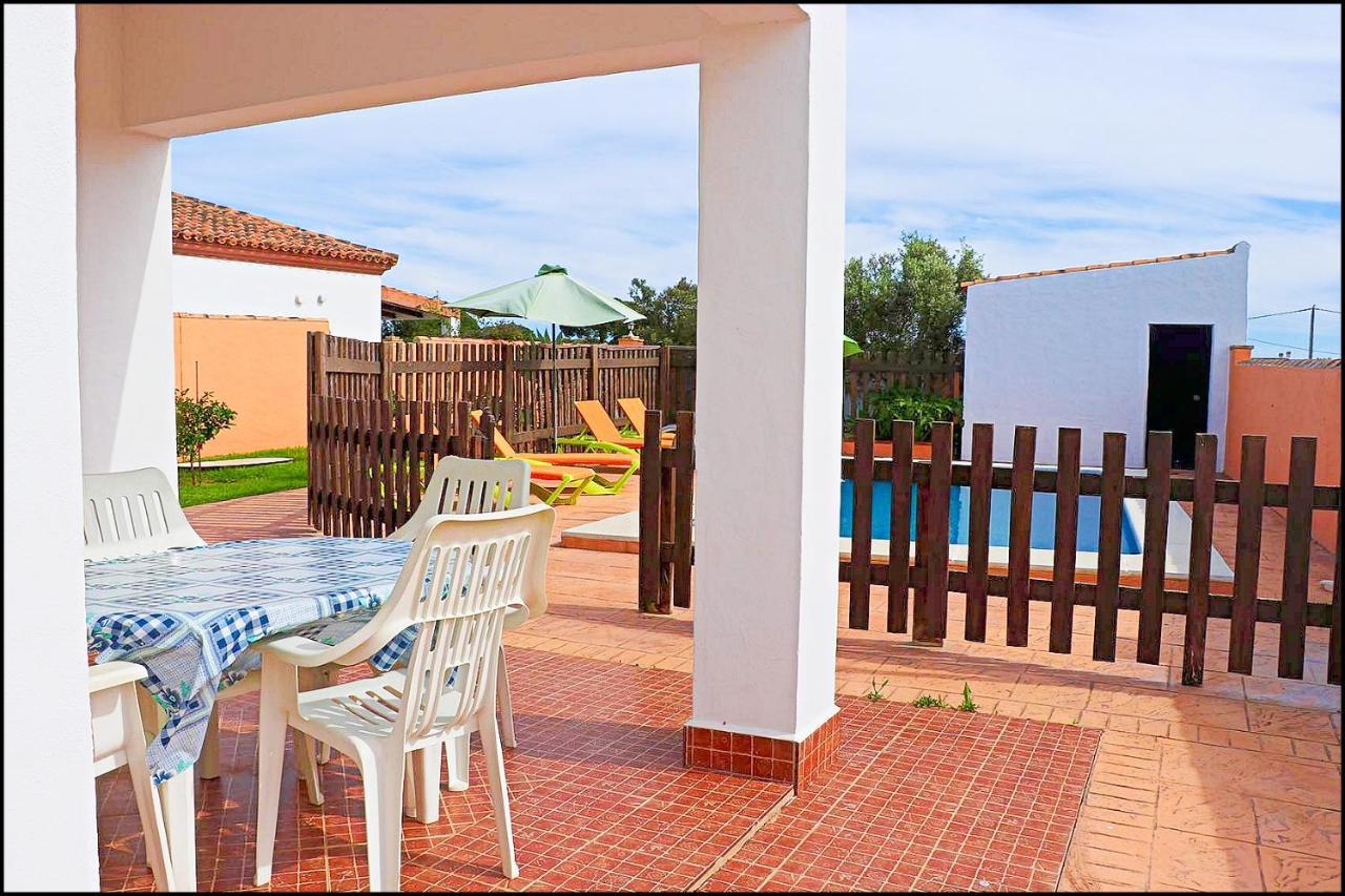 Chalet Rustico Roche โกนิล เด ลาฟรอนเตรา ภายนอก รูปภาพ