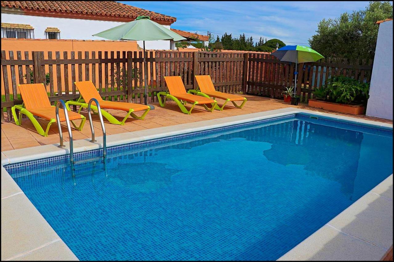 Chalet Rustico Roche โกนิล เด ลาฟรอนเตรา ภายนอก รูปภาพ