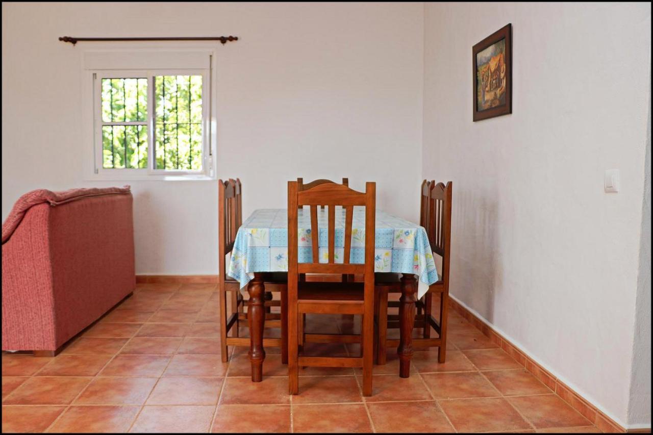 Chalet Rustico Roche โกนิล เด ลาฟรอนเตรา ภายนอก รูปภาพ