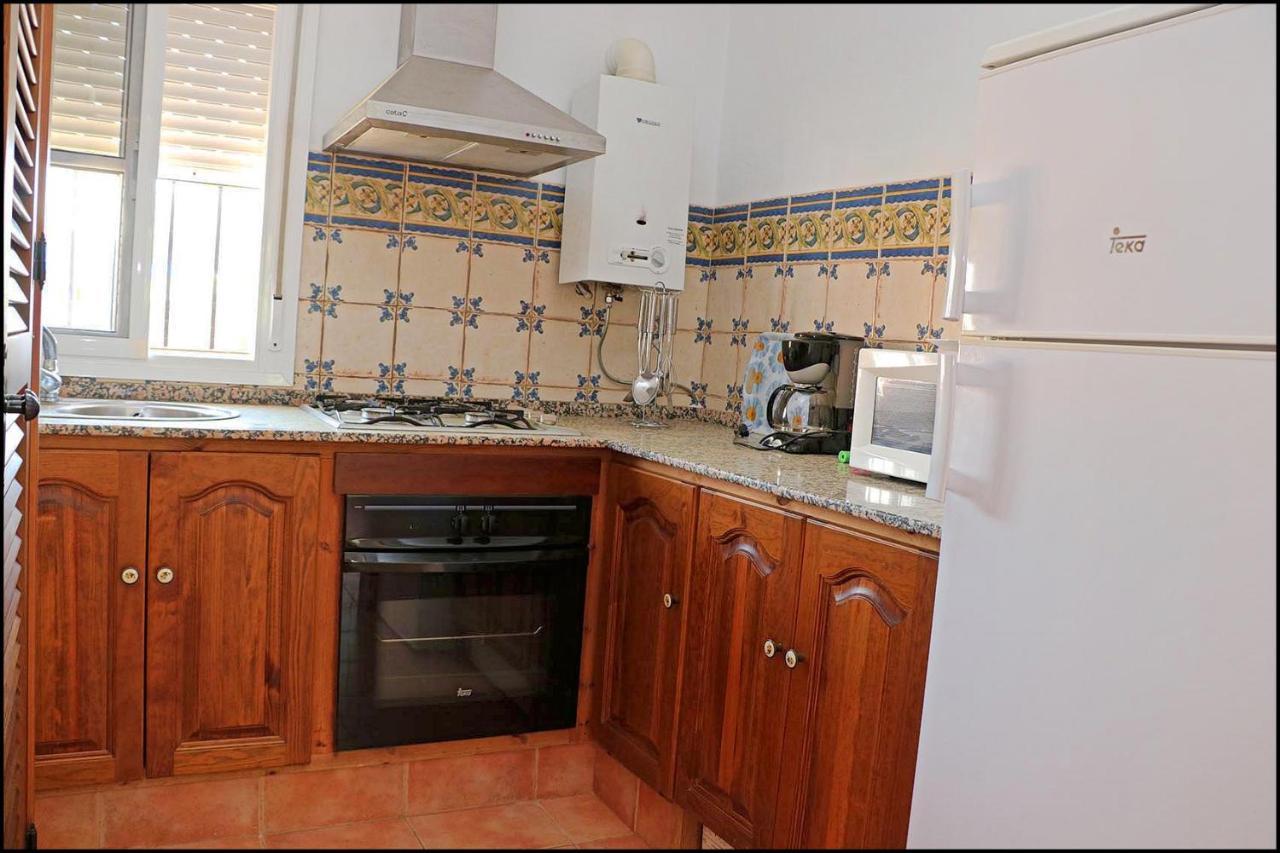 Chalet Rustico Roche โกนิล เด ลาฟรอนเตรา ภายนอก รูปภาพ