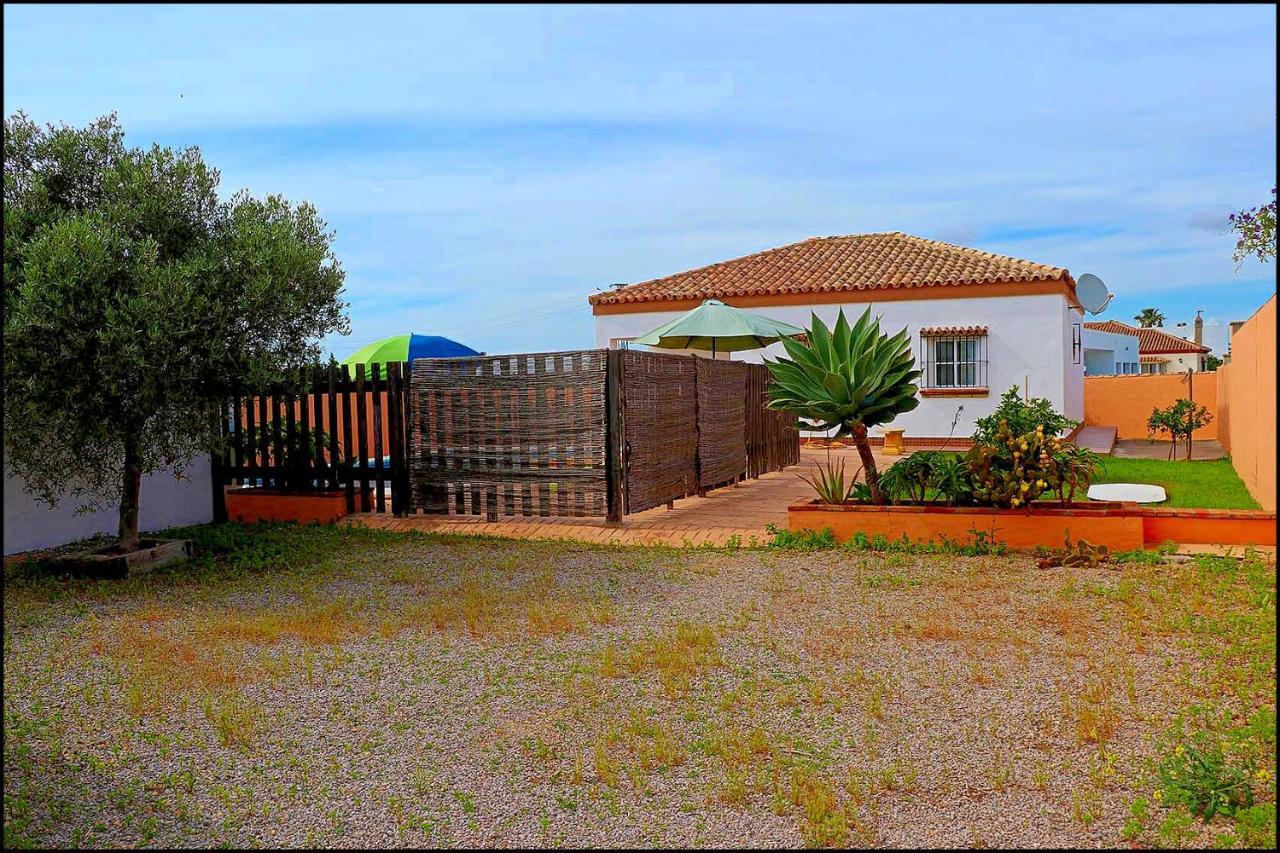 Chalet Rustico Roche โกนิล เด ลาฟรอนเตรา ภายนอก รูปภาพ