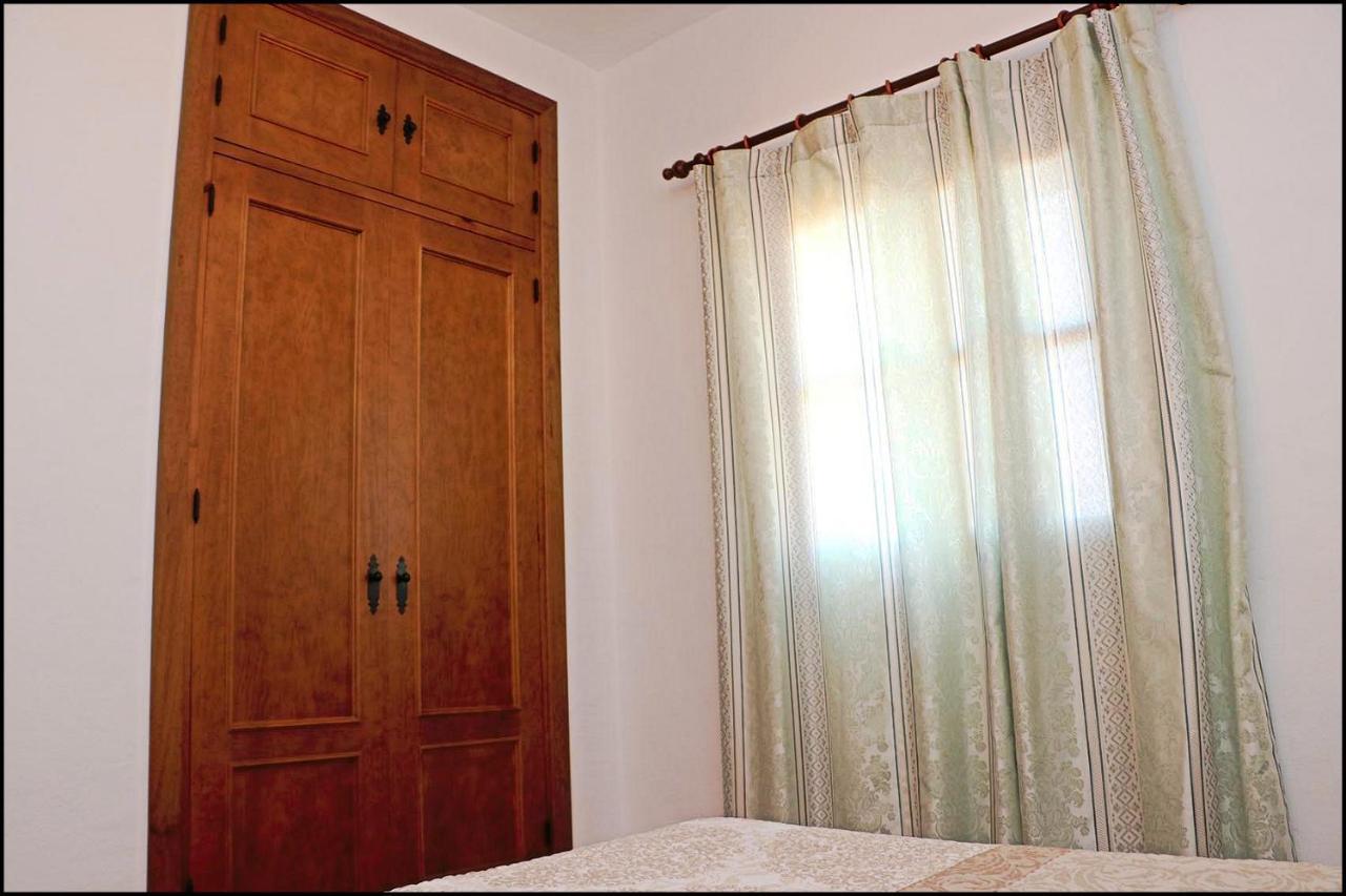 Chalet Rustico Roche โกนิล เด ลาฟรอนเตรา ภายนอก รูปภาพ